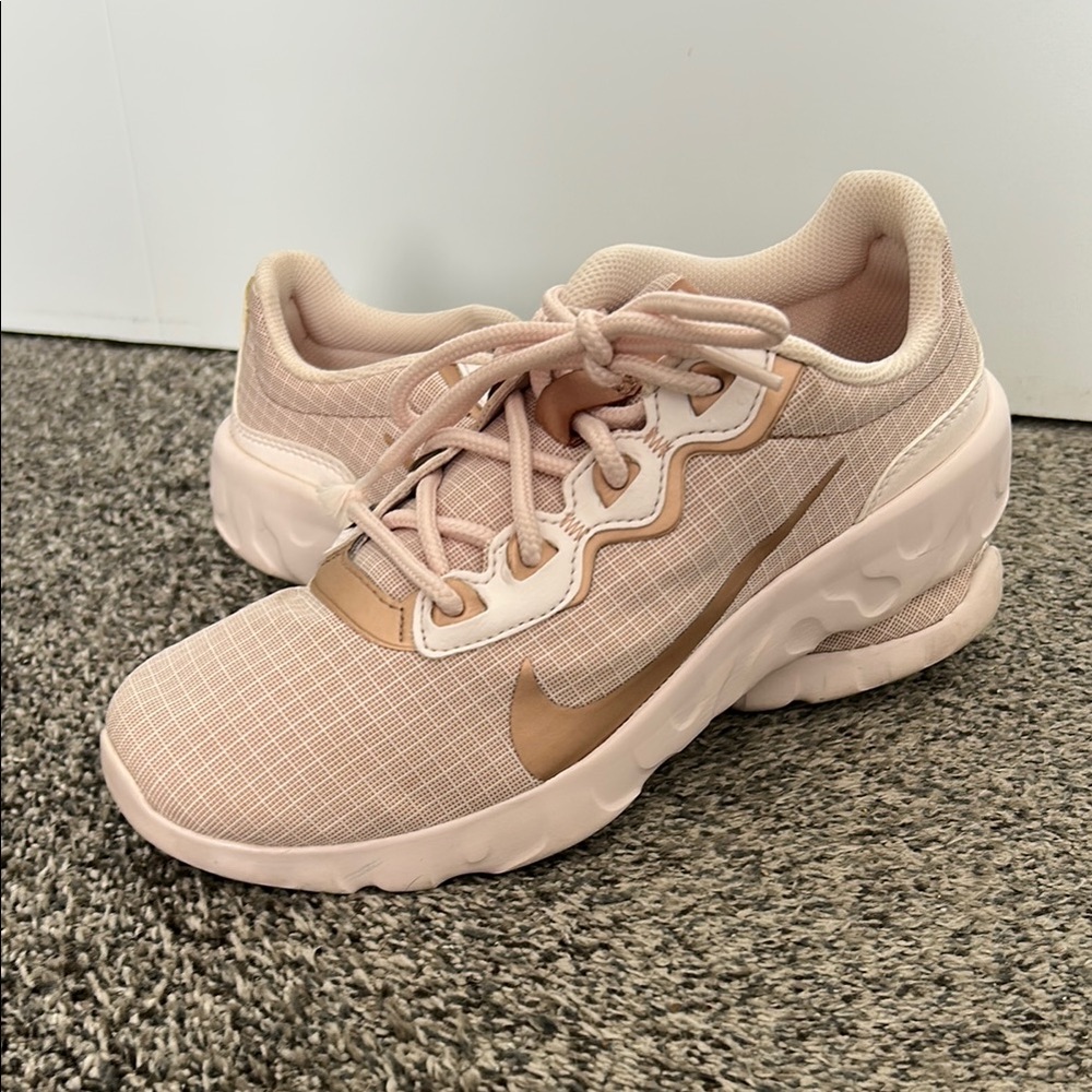 Nike Women's Pink Sneakers